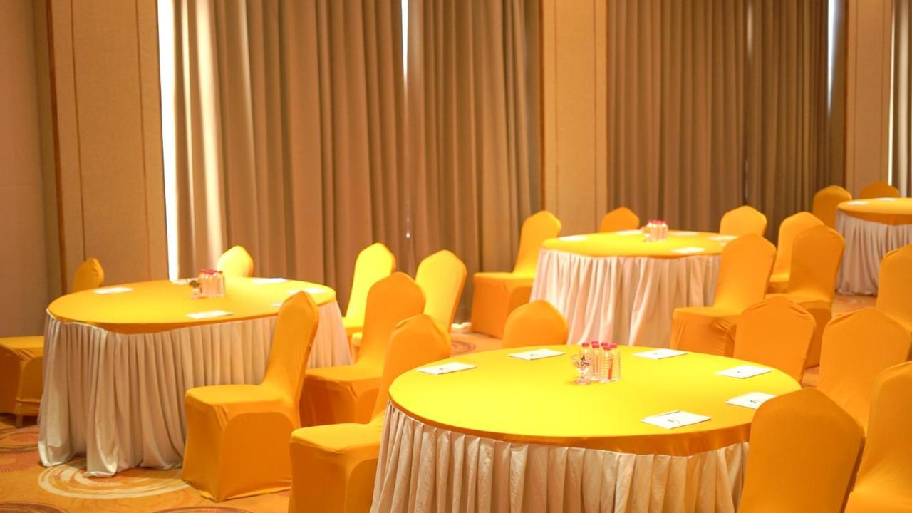 Pride Hotel Удайпур Экстерьер фото