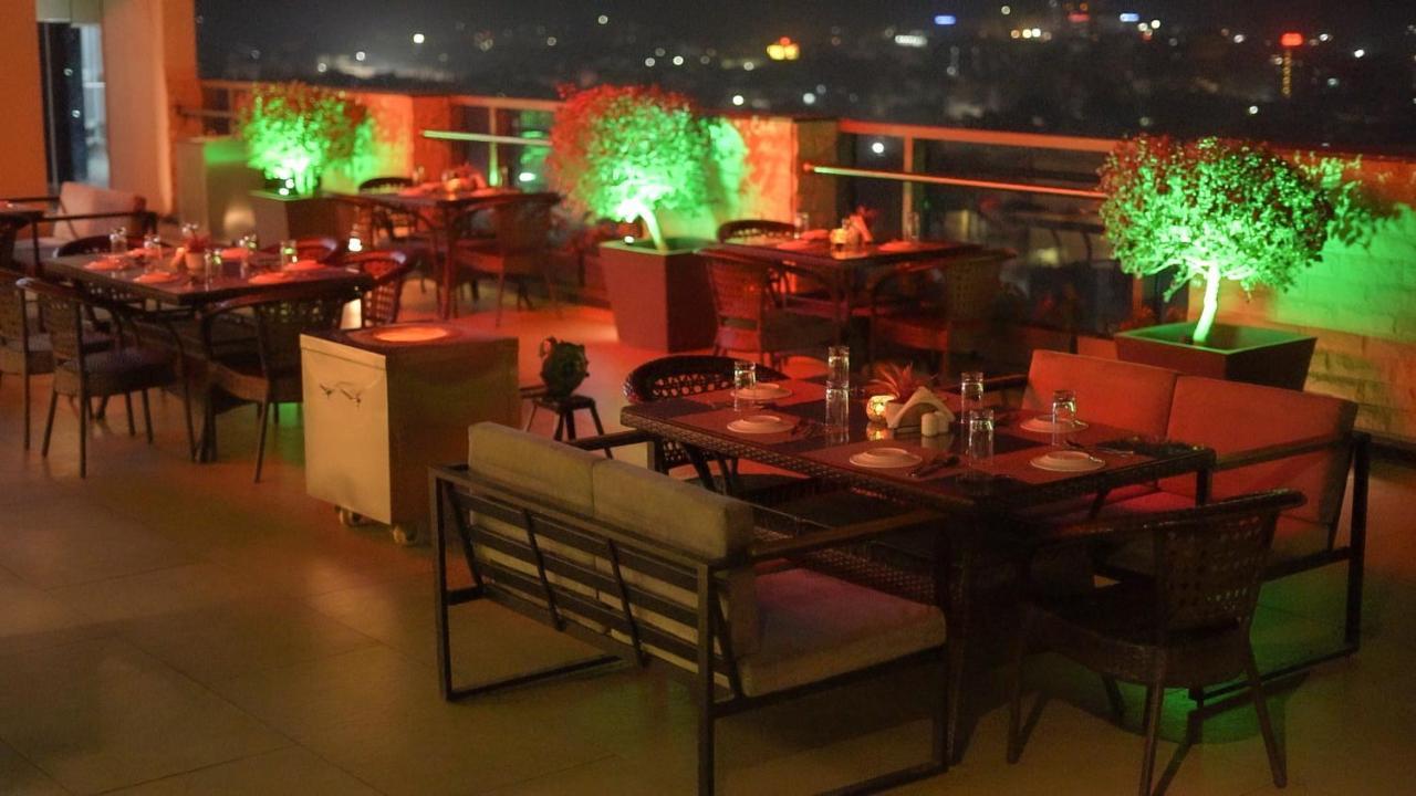 Pride Hotel Удайпур Экстерьер фото