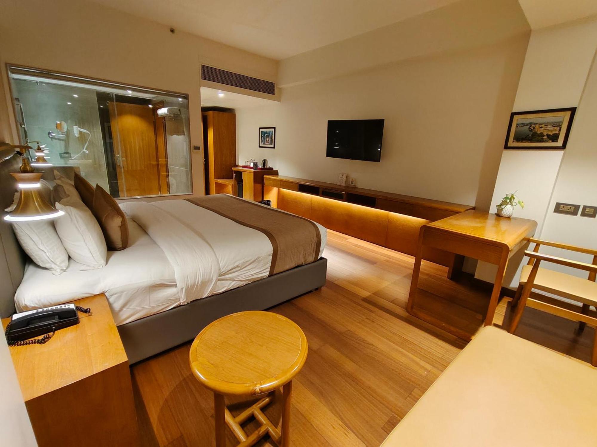 Pride Hotel Удайпур Экстерьер фото